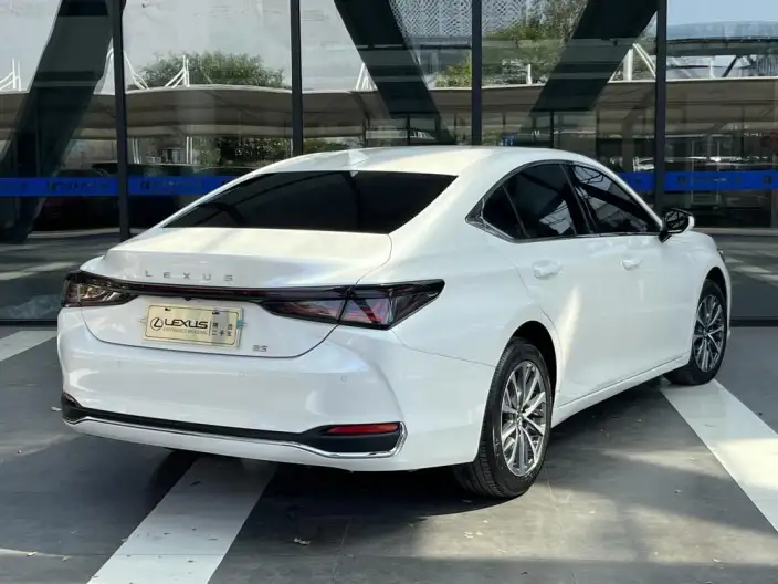 Lexus ES 2025 Model 200 Premium – фото 7