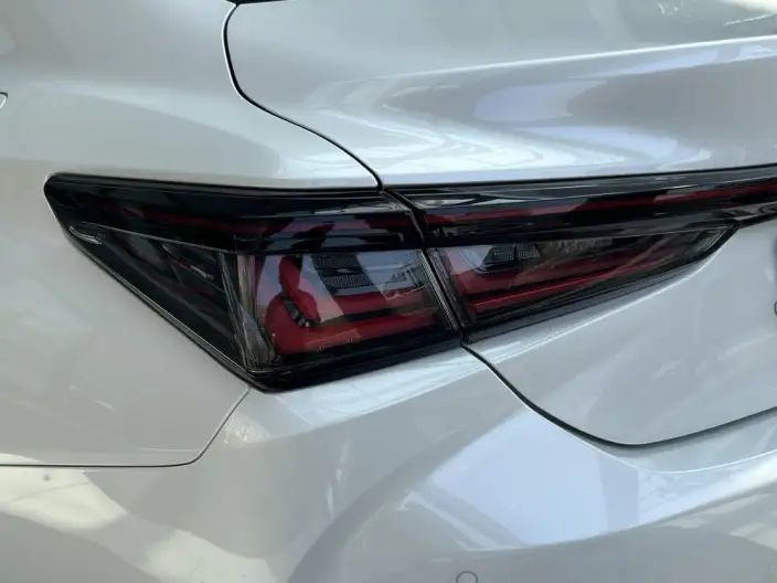 Lexus ES 2025 Model 200 Premium – фото 9