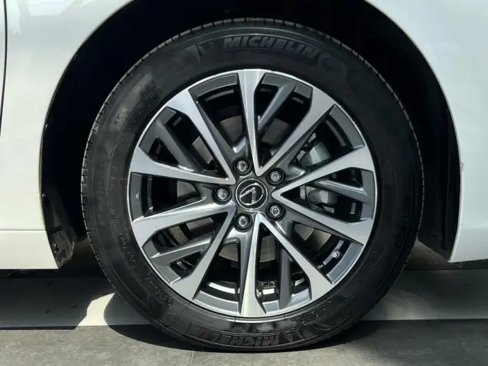 Lexus ES 2025 Model 200 Premium – фото 10
