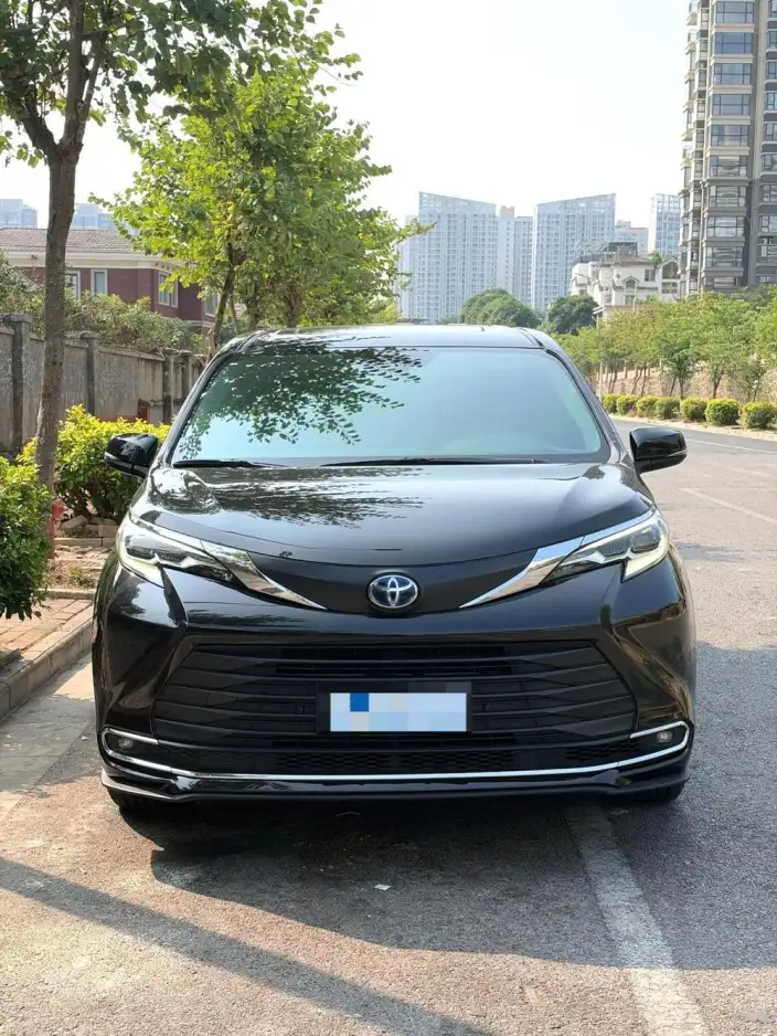 Toyota Sienna 2021 Model 2.5L Hybrid Comfort Edition