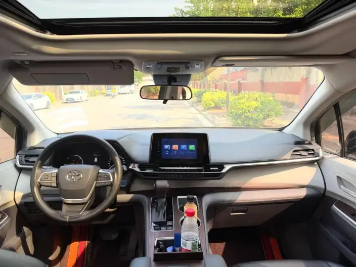 Toyota Sienna 2021 Model 2.5L Hybrid Comfort Edition – фото 6