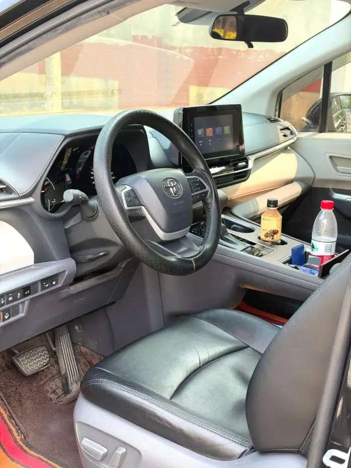 Toyota Sienna 2021 Model 2.5L Hybrid Comfort Edition – фото 8