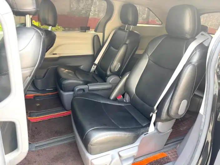 Toyota Sienna 2021 Model 2.5L Hybrid Comfort Edition – фото 9