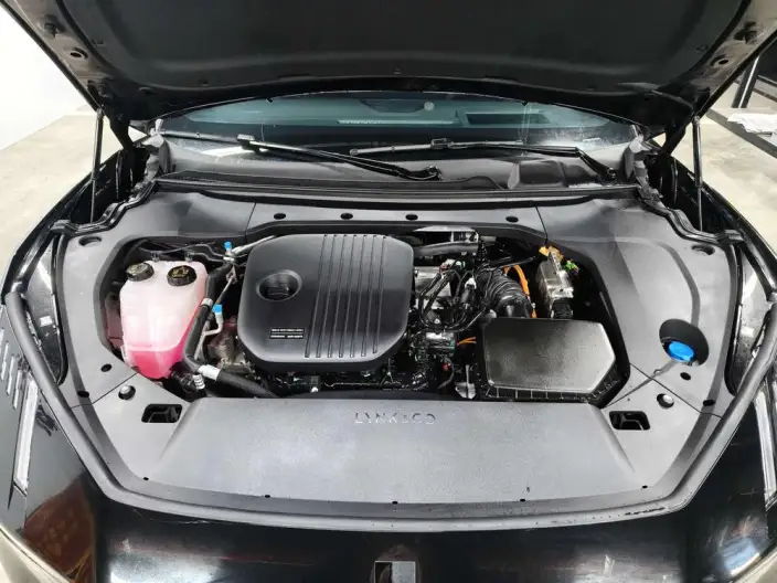 Lynk & Co 10 EM-P 2025 Model 240 4WD Ultra H5 – фото 9