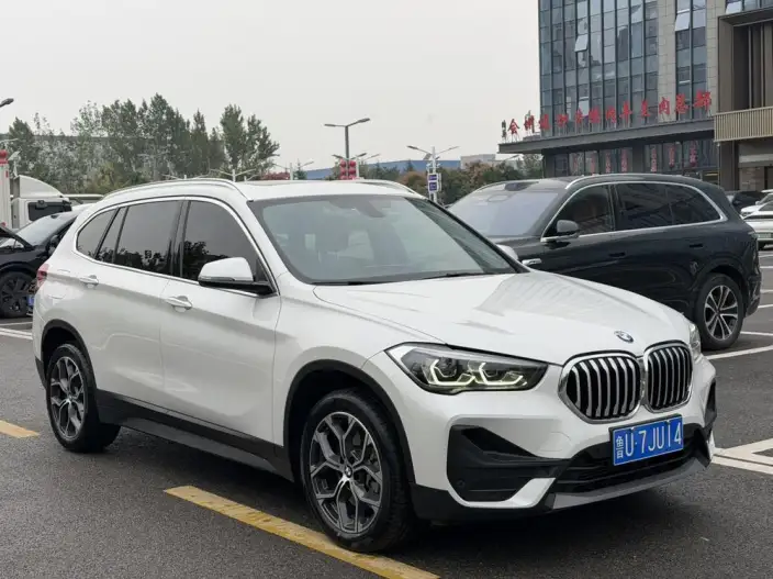 BMW X1 2022 Model sDrive25Li Leading Model – фото 3