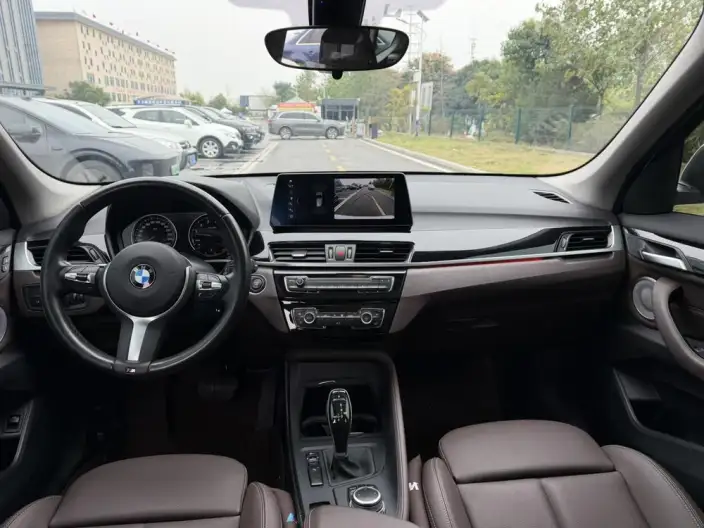 BMW X1 2022 Model sDrive25Li Leading Model – фото 10