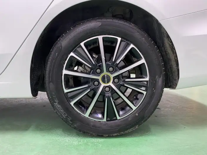 Roewe i5 2021 Model Facelift 1.5L CVT Diamond Edition – фото 9