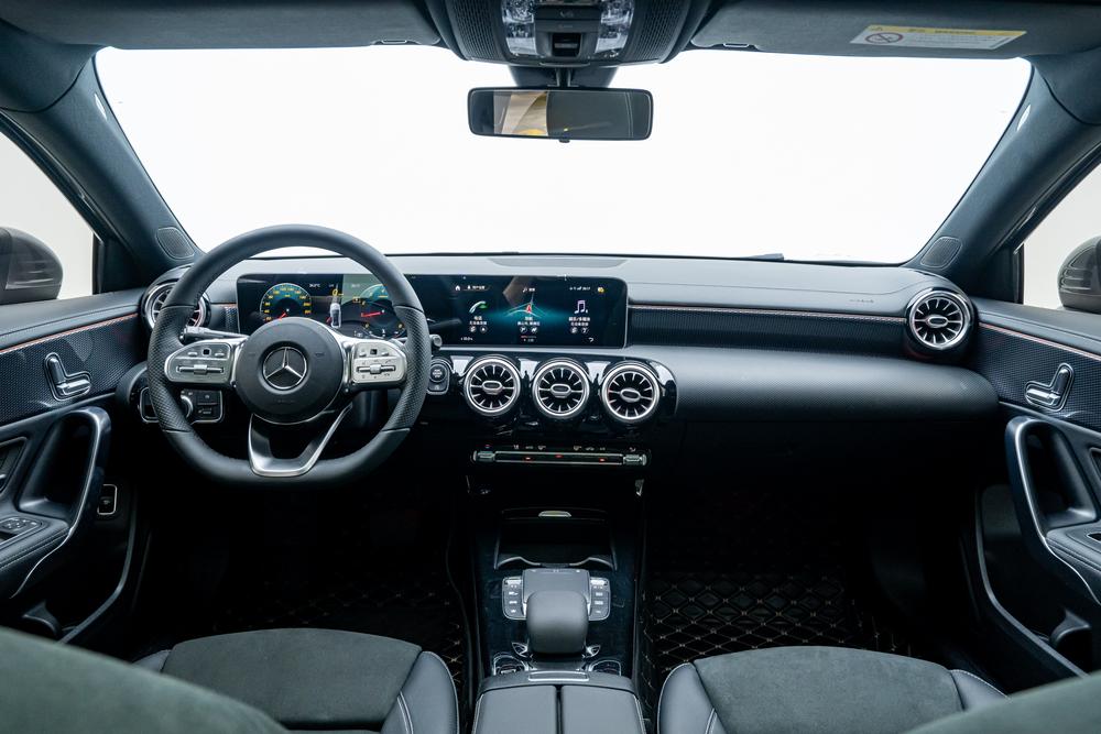 Mercedes-Benz A-class 2020 рестайлинговый A 200 L – фото 14
