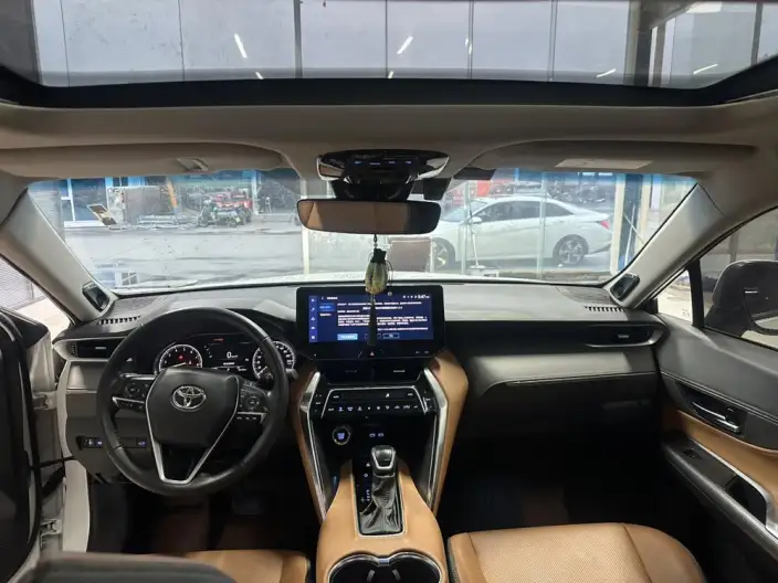 Venza 2022 Model 2.0L CVT 2WD Premium Edition – фото 9