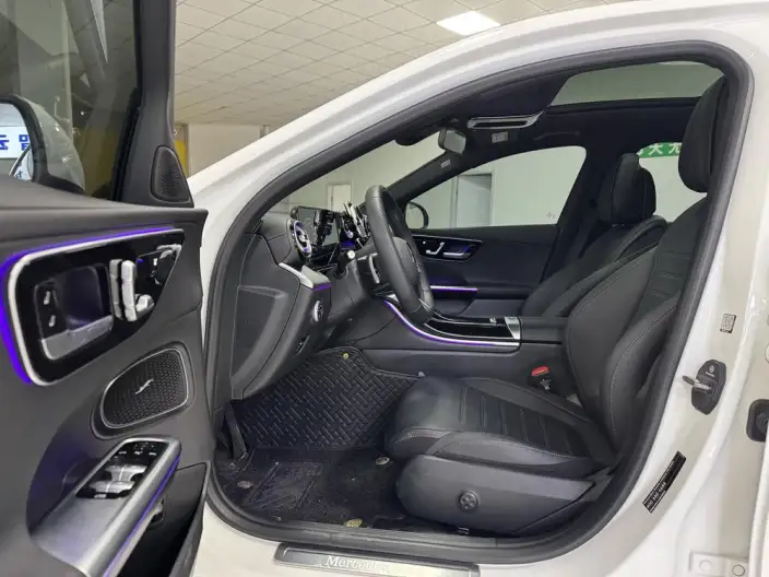 Mercedes-Benz C-Class 2025 Model C 260 L Sports Edition – фото 8
