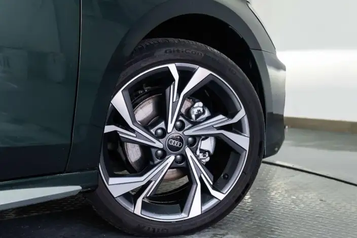 Audi A3 2025 Model Sportback 35 TFSI Continental Flying Spur Exclusive Model – фото 7