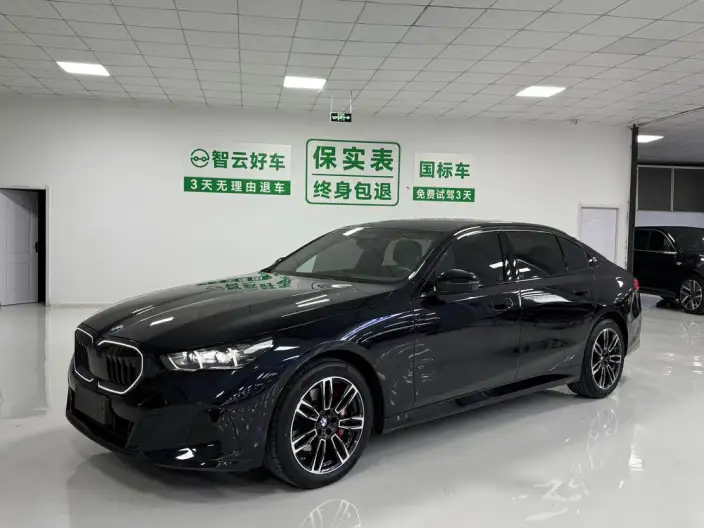 BMW 5 Series 2025 Model Facelift 530Li Leading Model Luxury Set – фото 1