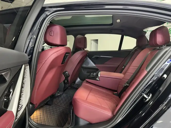 BMW 5 Series 2025 Model Facelift 530Li Leading Model Luxury Set – фото 9