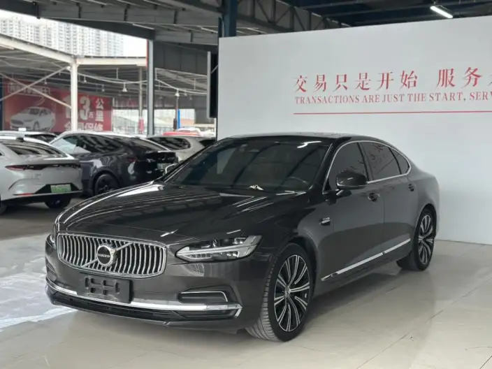 Volvo S90 2023 Model B5 Smart Range Deluxe Edition – фото 1