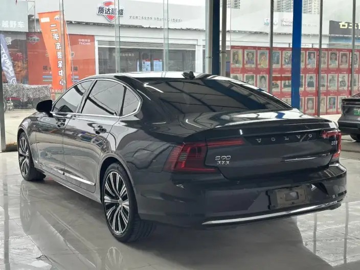 Volvo S90 2023 Model B5 Smart Range Deluxe Edition – фото 4