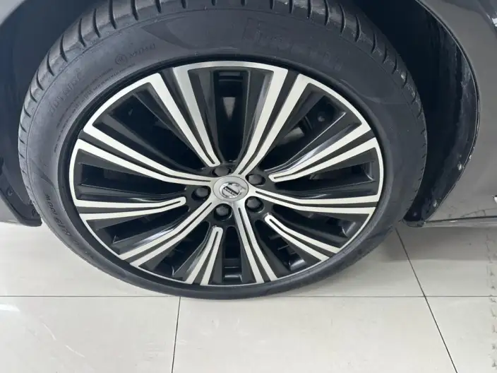 Volvo S90 2023 Model B5 Smart Range Deluxe Edition – фото 9