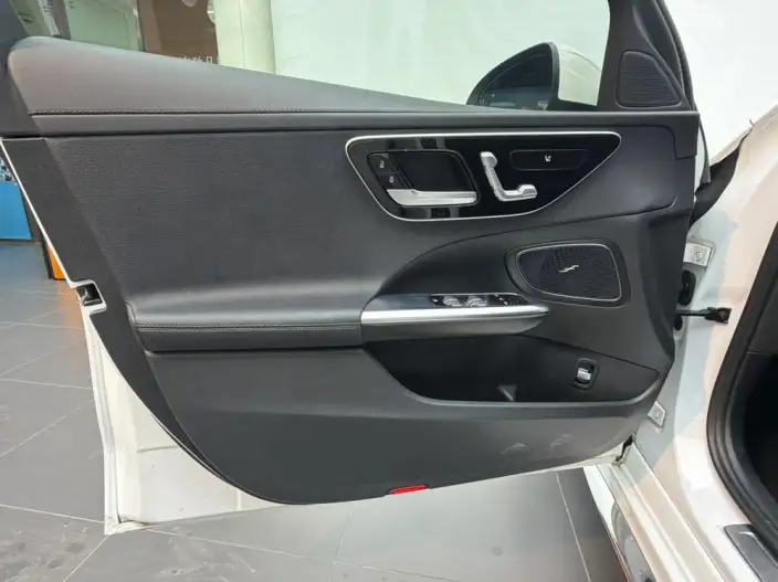 Mercedes-Benz C-Class 2023 Model C 260 L Sports Edition – фото 8