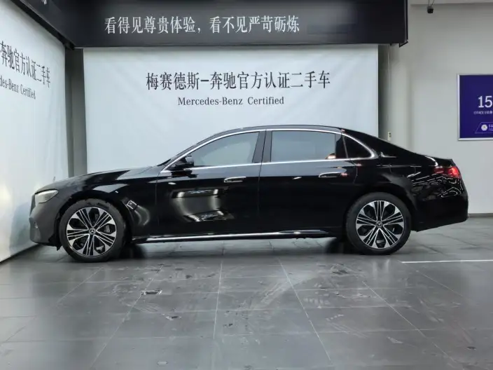 Mercedes-Benz E-Class PHEV 2024 Model E 350 e L sedan – фото 3