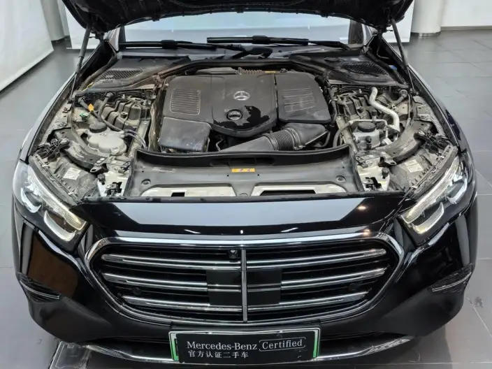 Mercedes-Benz E-Class PHEV 2024 Model E 350 e L sedan – фото 7