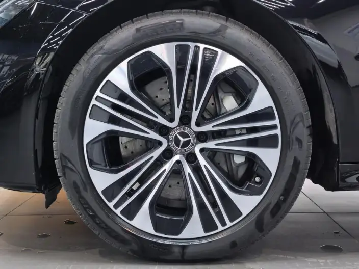 Mercedes-Benz E-Class PHEV 2024 Model E 350 e L sedan – фото 10