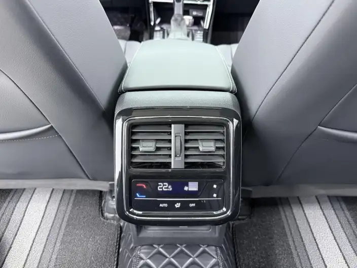 Volkswagen Passat PHEV 2025 Model 430PHEV Hybrid Business Edition – фото 8