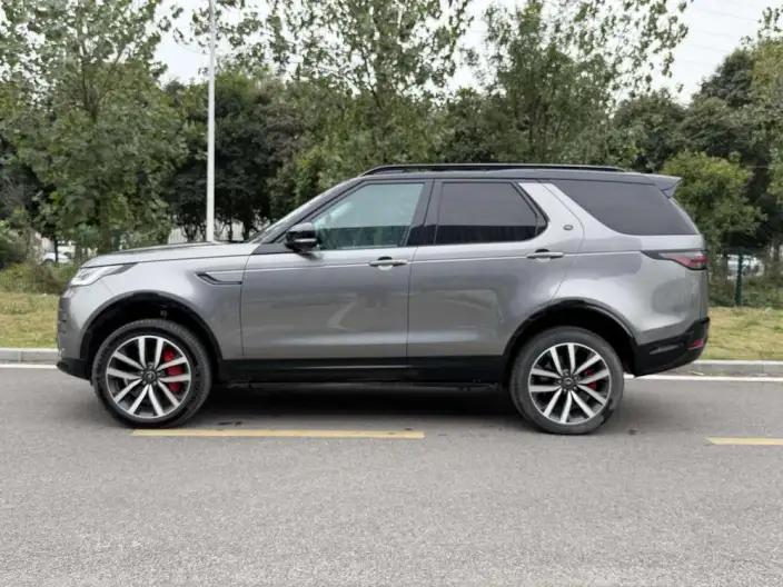 Land Rover Discovery 2023 Model 360PS R-Dynamic SE