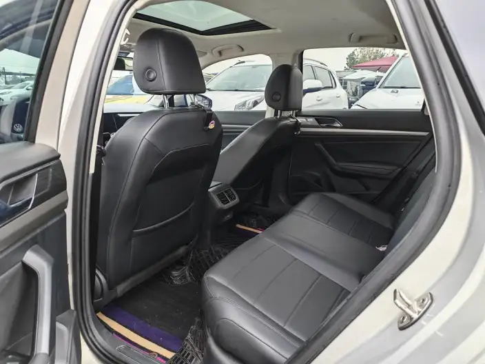 Volkswagen Lavida 2021 Model 1.5L Automatic Fashion edition – фото 9