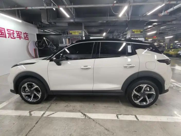 Lynk & Co 06 2026 Model Relive 1.5T Ultra – фото 4