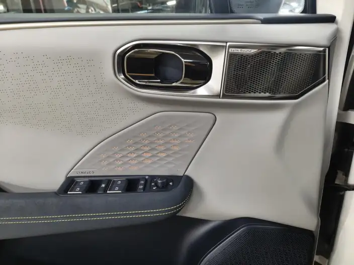 Lynk & Co 06 2026 Model Relive 1.5T Ultra – фото 10