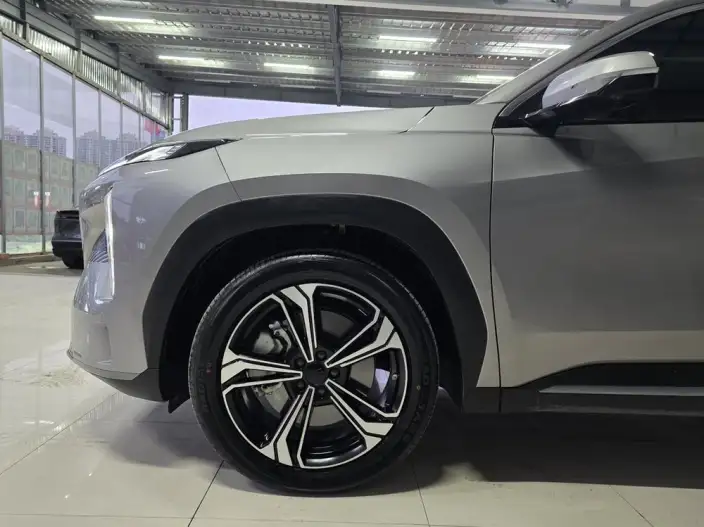 Geely Galaxy L7 2025 Model 1.5L EM-i 115km Tiggo + Edition – фото 4