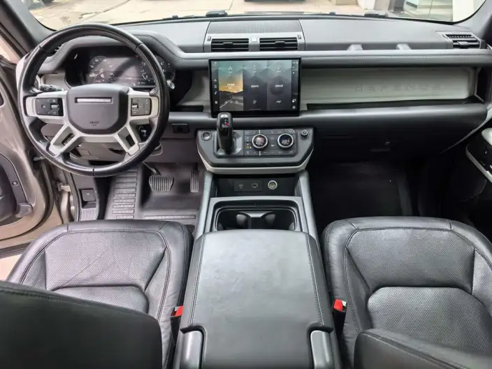 Land Rover Defender 2024 Model 110 3.0T P400 XS – фото 6