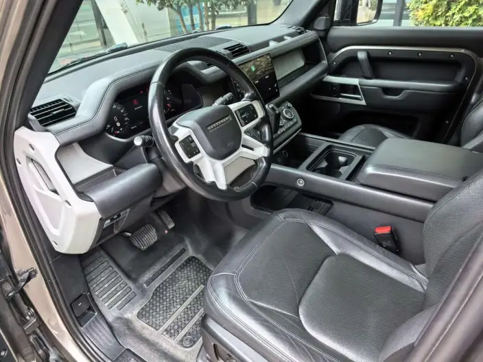Land Rover Defender 2024 Model 110 3.0T P400 XS – фото 9