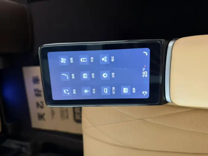 DENZA D9 DM 2025 Model Smart Driving Edition 1020 4WD Zunrong Model – фото 7