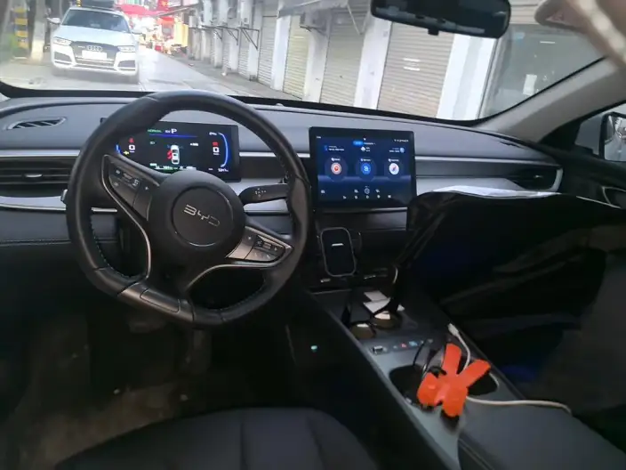 BYD Seal 05DM 2026 Model DM-i 128KM Luxury Model – фото 5