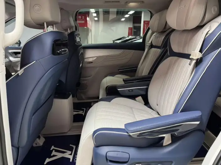 Roewe iMAX8 2022 Model 400TGI Supreme Edition – фото 9
