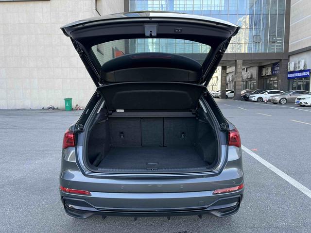 AUDI Q3 Модель 2020 года 40 TFSI Fashion Dynamic – фото 9