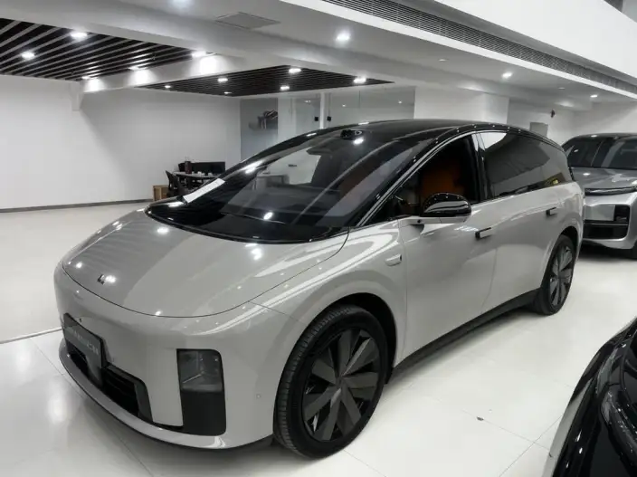 Li Auto i8 2025 Model Standard Edition