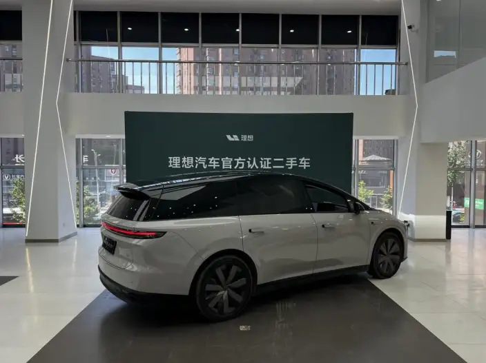 Li Auto i8 2025 Model Standard Edition