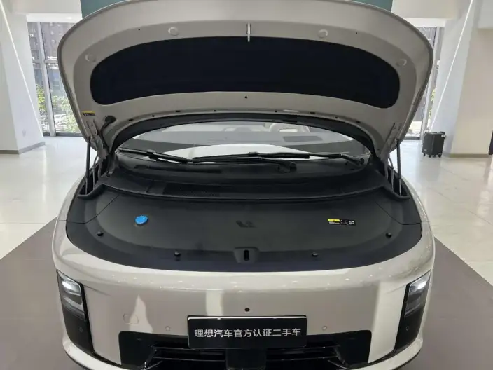 Li Auto i8 2025 Model Standard Edition