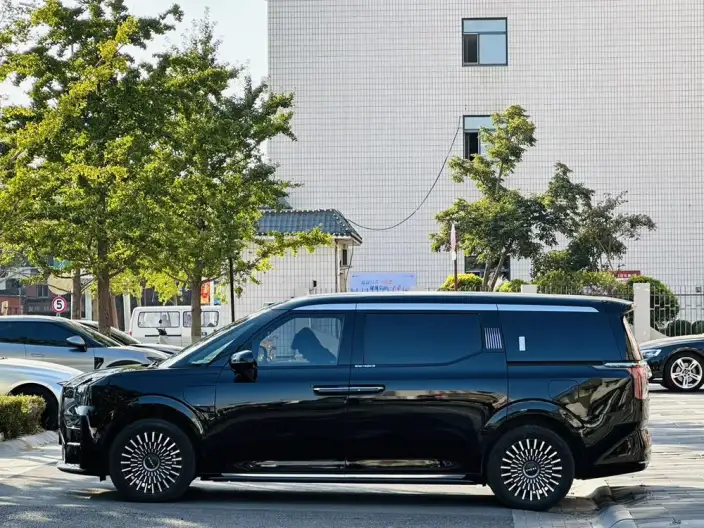 ZEEKR 009 2024 Model VI seat Executive Edition 4WD 108kWh