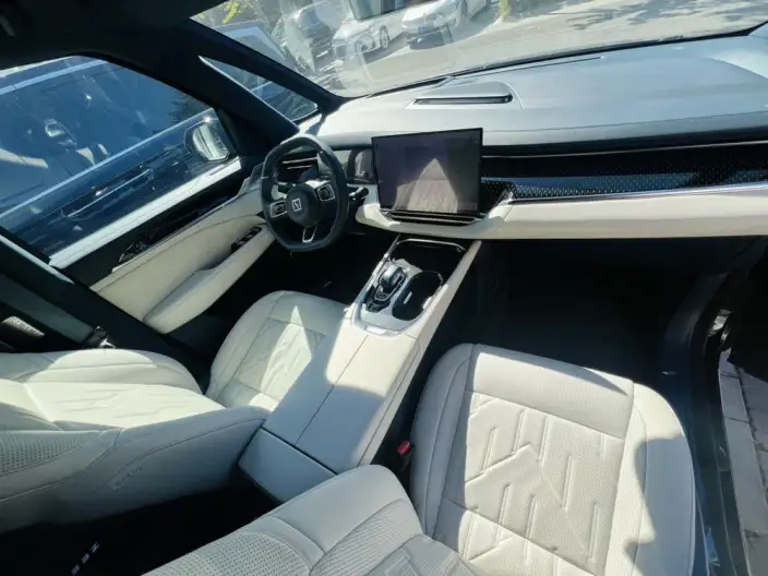 ZEEKR 009 2024 Model VI seat Executive Edition 4WD 108kWh – фото 9