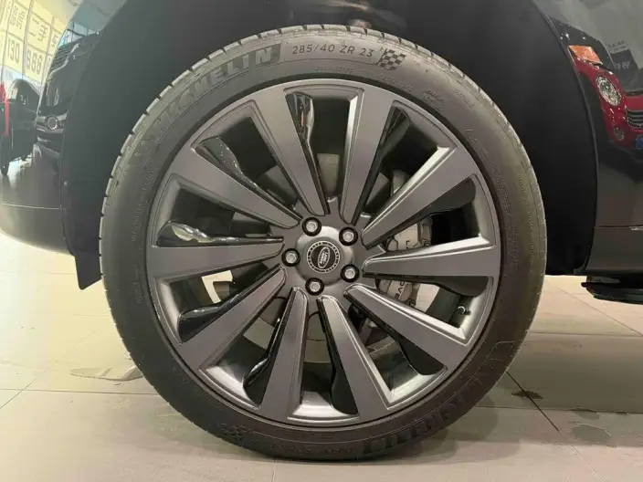 Range Rover 2025 Model 3.0 L6 400PS Shengshi Extended Edition – фото 9