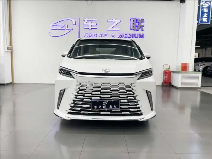 Lexus LM 2023 Model 500h DIRECT4 VI seat Respect Edition