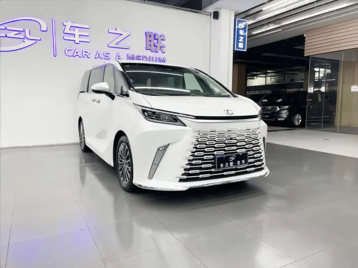 Lexus LM 2023 Model 500h DIRECT4 VI seat Respect Edition
