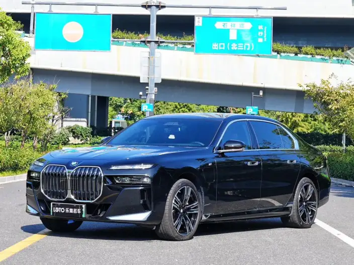 BMW i7 2023 Model eDrive50L Exclusive Model M Sports Set