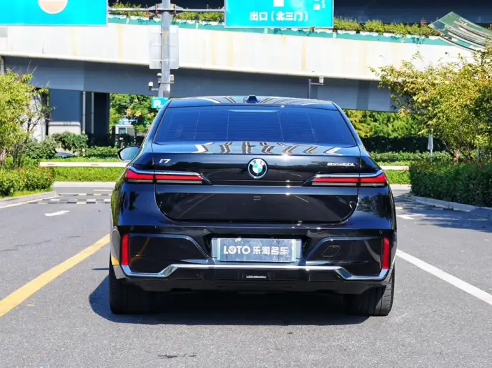 BMW i7 2023 Model eDrive50L Exclusive Model M Sports Set