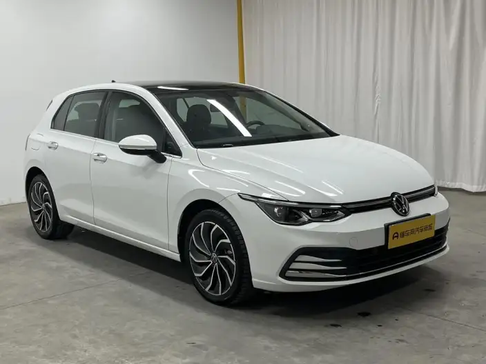 Volkswagen Golf 2021 Model 280TSI DSG Pro – фото 3