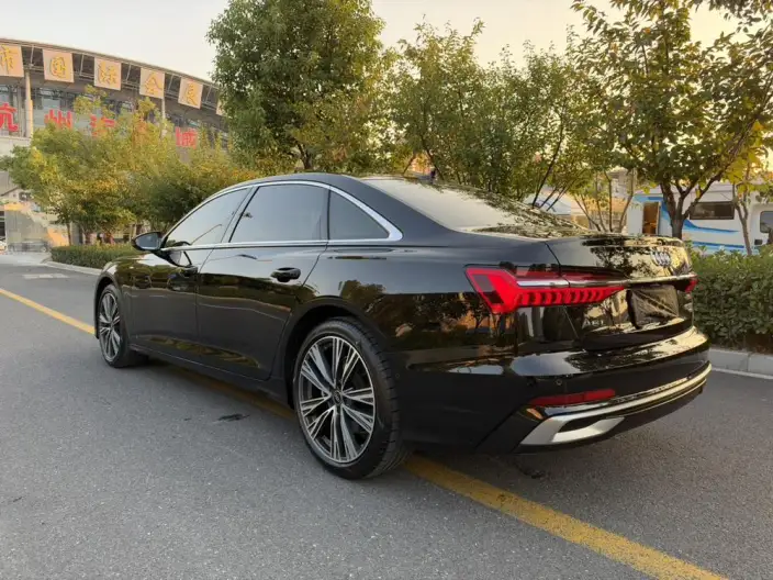 Audi A6L 2024 Model 55 TFSI quattro Exclusive Dynamic Model – фото 4