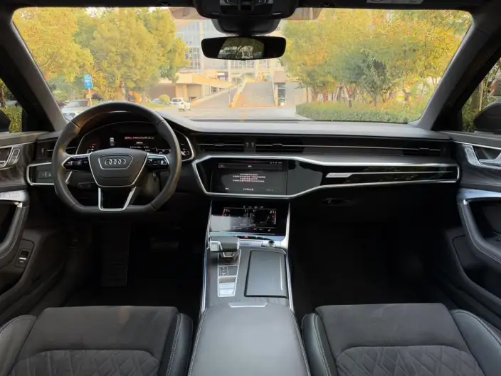 Audi A6L 2024 Model 55 TFSI quattro Exclusive Dynamic Model – фото 10