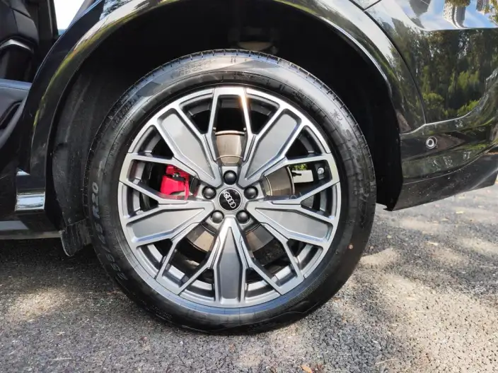 Audi Q5L 2026 Model 2.0T 10M Users Edition Edition – фото 5